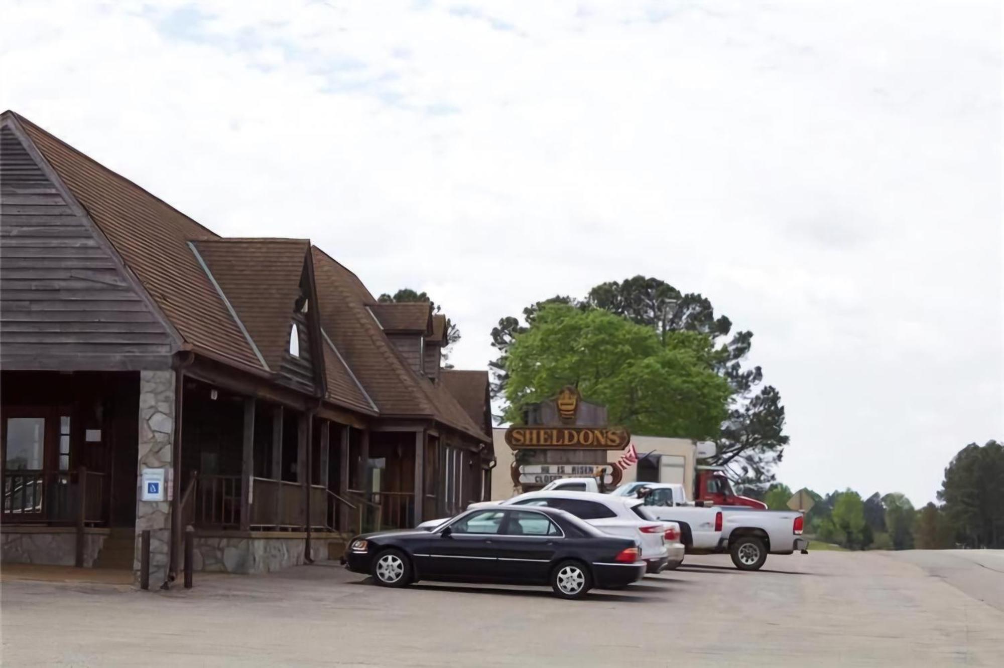 Oyo Sheldon'S Motel And Restaurant Keysville Exterior foto