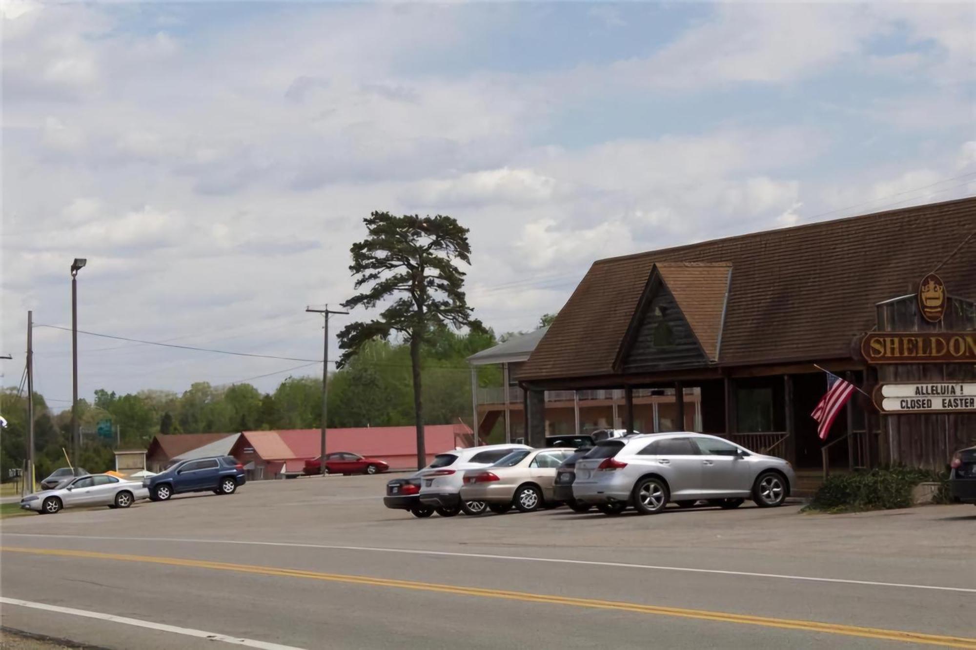Oyo Sheldon'S Motel And Restaurant Keysville Exterior foto